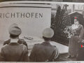 "Richthofen - der beste Jagdflieger des goßen Krieges" datiert 1938, ca. 160 Seiten, gebraucht, über DIN A5, aus Raucherhaushalt