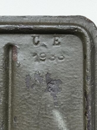 Einsatz für den kleinen Waffenmeisterkasten der Wehrmacht  in gutem Zustand. Originallack, ungereinigtes Stück