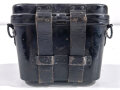 Schwarzer Preßmasse Behälter für ein Dienstglas 6 x 30 der Wehrmacht. Repariertes Stück