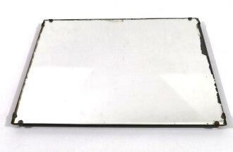 Spiegel für eine Unterkunft der Wehrmacht. Maße 27 x 35cm, Rückseitig markiert " Heereseigentum"