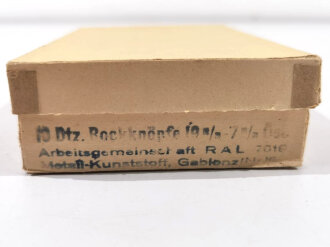 Leere Schachtel für 10 Dutzend Rockknöpfe 19mm,...