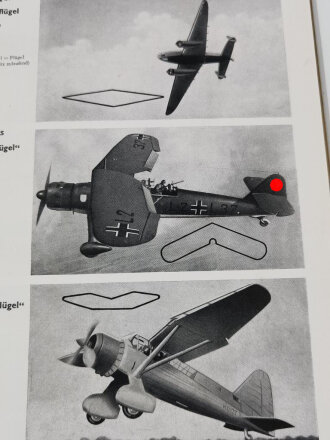 "Die Flugzeug Erkennung", datiert 1943, DIN A4, aus Raucherhaushalt