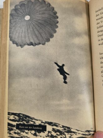 "Die Fallschirmjäger von Dombas", datiert 1941, 189 Seiten, DIN A5, aus Raucherhaushalt