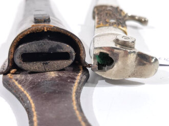 Extraseitengewehr KS98 mit Hirschhorngriffschalen und  Koppelschuh für Gebirgstruppe oder Jäger,  Herstellermarke von Anton Wingen Junior ,  Solingen, Gefäß und Klinge vernickelt, grüner Filzschutz für Bajonetthalterung,.Scheide verdellt, Originallack