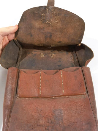 Packtasche für Berittene der Wehrmacht Modell 1940. Leder zum Teil trocken, ungereinigtes Stück