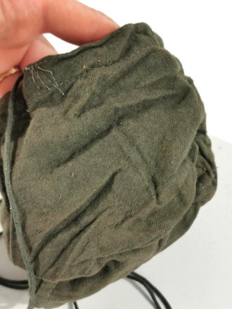 Transporthülle für den Filter zur Pferdegasmaske 41 der Wehrmacht.