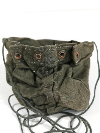 Transporthülle für den Filter zur Pferdegasmaske 41 der Wehrmacht.