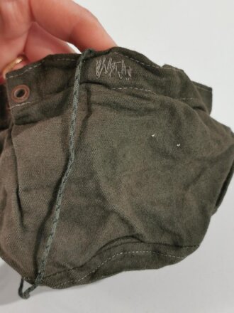 Transporthülle für den Filter zur Pferdegasmaske 41 der Wehrmacht.