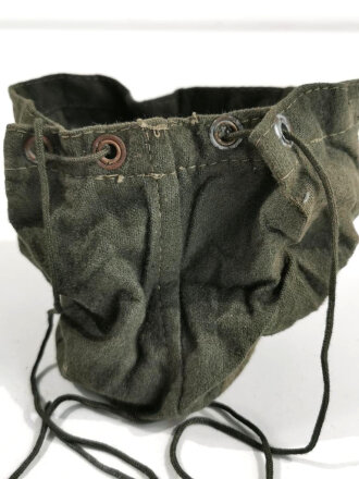 Transporthülle für den Filter zur Pferdegasmaske 41 der Wehrmacht.