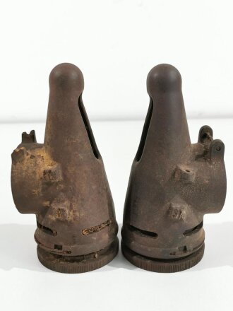 Paar Teile für die Pferdegasmaske 41 der Wehrmacht. Ungereinigte Bodenfunde