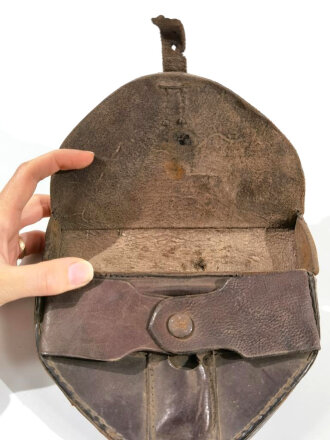 1. Weltkrieg, Tasche für die rollbare Säge der Kavallerie , datiert 1917, ungereinigtes Stück