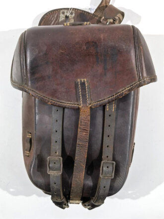 Satteltasche Wehrmacht. Etwas aus der Form geraten, wurde...