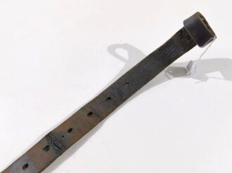 Lose Schnallstrippe langer Art (Verbindungsriemen Bauchgurt zum Brustblatt ) für Sielengeschirr 25 der Wehrmacht.