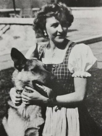 "Eva Braun", Ein ungewöhnliches Frauenschicksal in geschichtlich bewegter Zeit,  DIN A5, 324 Seiten