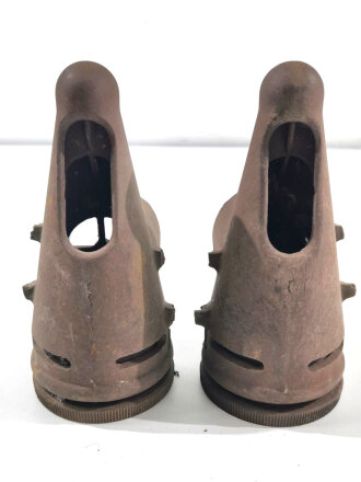 Paar Teile für die Pferdegasmaske 41 der Wehrmacht. Ungereinigte Bodenfunde
