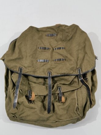 Rucksack für Gebirgstruppen der Wehrmacht. Sehr guter Zustand, mit Reichsbetriebsnummer