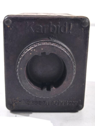 Karbid Behälter aus Preßstoff zur Einheitslaterne der Wehrmacht. Ungereinigtes Stück