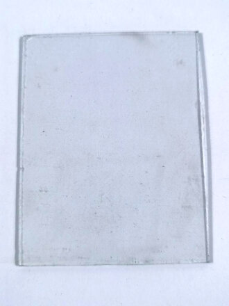 Vorderscheibe zur Einheitslaterne Stahl der Wehrmacht, Maße 7,4 x 9,4 cm
