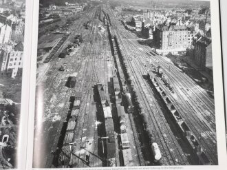 "Bombenziel Deutsche Reichsbahn", (Eisenbahn Kurier), DIN A5, 143 Seiten, aus Raucherhaushalt