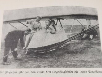 "Das Fliegerbuch der Deutschen Jugend", datiert 1935, 258 Seiten, DIN A5, gebraucht