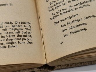 "Pimpf im Dienst - Ein Handbuch für das Deutsche Jungvolk in der HJ", datiert 1938, 313 Seiten, DIN A5, gebraucht