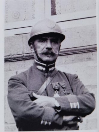 "La Marque du Courage", Preface de Monsieur Jacques Chirac President de la Republique, Croix de Guierre - Valeur Militaire, DIN A4, 189 Seiten, aus Raucherhaushalt