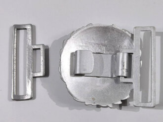 Kriegsmarine Schloß für die Paradefeldbinde der Beamten. Aluminium 60mm. Kein Hersteller. Sie erhalten ein ( 1 )  ungetragenes Stück in sehr gutem Zustand aus altem Herstellerbestand