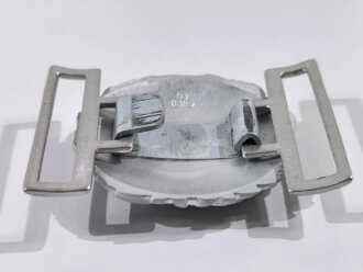 Kriegsmarine Schloß für die Paradefeldbinde der Beamten. Aluminium 60 mm. Hersteller FLL . Sie erhalten ein ( 1 )  ungetragenes Stück in sehr gutem Zustand aus altem Herstellerbestand