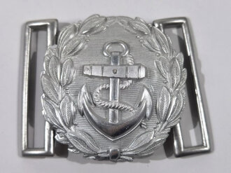 Kriegsmarine Schloß für die Paradefeldbinde der Beamten. Aluminium 60mm. Hersteller FLL . Sie erhalten ein ( 1 )  ungetragenes Stück in sehr gutem Zustand aus altem Herstellerbestand