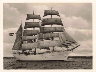 Deutsche Kriegsschiffe - 12 fotografische Bildchen von allen größeren Schiffstypen der Reichsmarine