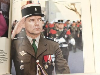 "La Legion", Une Legende en Marche, 1er Etranger de Cavalerie, Textes de Tibor Szecsko et 1 er R. E. C, Photographies de Daniel Riffet et 1 er R. E. C, DIN A4, 128 Seiten, aus Raucherhaushalt
