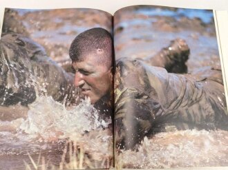 "La Legion", Une Legende en Marche, 1er Etranger de Cavalerie, Textes de Tibor Szecsko et 1 er R. E. C, Photographies de Daniel Riffet et 1 er R. E. C, DIN A4, 128 Seiten, aus Raucherhaushalt