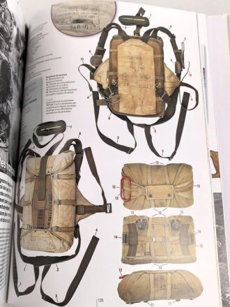 "Paras Francais Algerie 1954 - 1962", Histoire Uniformes, Coiffures, Equipements, Insignes, Patrice Pivetta & Eric Adam, DIN A4, 159 Seiten, aus Raucherhaushalt