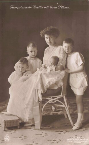 1. Weltkrieg, Ansichtskarte "Kronprinzessin Cecilie mit ihren Kindern"