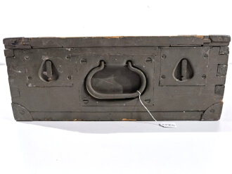Zubehör / Vorratskasten  für  8cm Granatwerfer 34 der Wehrmacht. Überlackiert, inneneinteilung zum Teil geändert