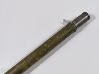 Lafettenaufsatzstück Wehrmacht, späte Ausführung aus Eisen. Grün überlackiert, darunter sandfarbener Originallack