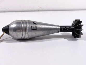 Exerzier Wurfgranate  für  8cm Granatwerfer 34 der Wehrmacht. . Leichtmetall, datiert 1938