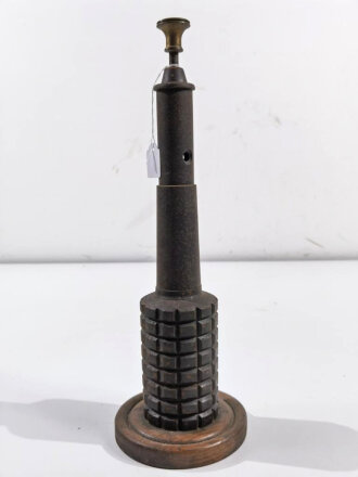 1.Weltkrieg, Zigarrenspitzenschneider aus Munitionsteil. Gesamthöhe 35cm