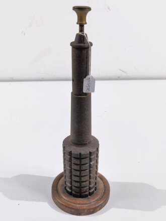 1.Weltkrieg, Zigarrenspitzenschneider aus Munitionsteil. Gesamthöhe 35cm