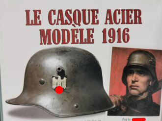 "Gazette des Uniformers - Le Casque Allemand de la seconde guerre mondiale", 62 Seiten, französisch, aus Raucherhaushalt