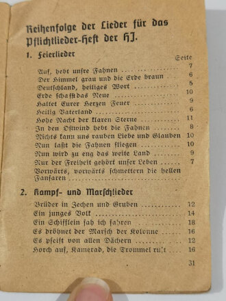 "Pflichtlieder der Hitler-Jugend" herausgegeben von der Kulturabteilung des Gebietes und des Obergaues Hessen-Nassau (13), 30 Seiten, Din A6