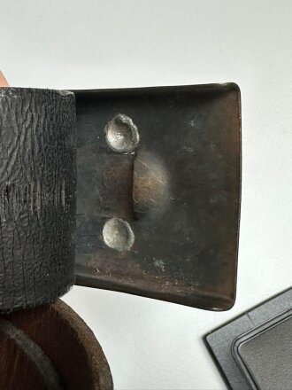 Preussen, Koppel für Mannschaften zum Waffenrock. Messingkasten angelaufen,  an Lackleder Koppelriemen. Gesamtlänge 94cm