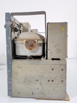 Kriegsmarine 5 Watt Sender / Empfänger Typ ha 5 K 39b, datiert 1941. Originallack, ungereinigtes Stück, Funktion nicht geprüft