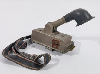 Brustmikrofon 33 der Wehrmacht datiert 1940, Funktion...