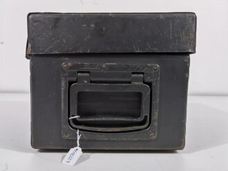 Kapazitätsmesser 40 datiert 1943. Originallack, guter Zustand, Deckel schließt nicht richtig, Funktion nicht geprüft
