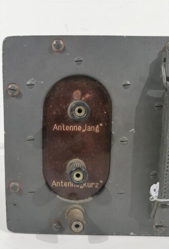 Luftwaffe, künstliche Antenne KA. 40/70, Hersteller Seibt, LN 25490. Wahlweise mit 40 oder 70 Watt belastbar. Originallack, Funktion nicht geprüft