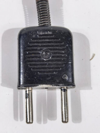 Kehlkopfmikrofon und Umschalter für Flak Abfrageeinrichtung, Der Stecker unrichtig ergänzt,  Funktion nicht geprüft