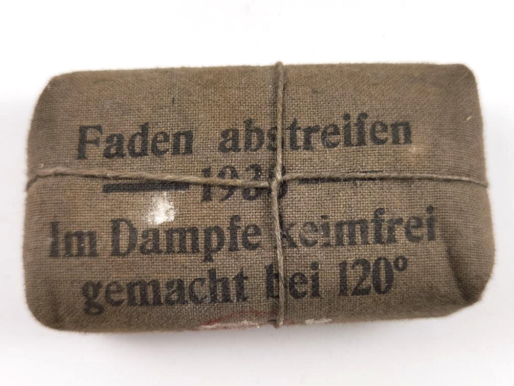 Verbandpäckchen kleines Modell datiert 1938 , gehört so unser anderem