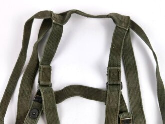 U.S. M- 1956 sleeping bag carrier, used