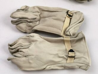 U.S. 1970 dated Gloves, Leather, Work M-1950, size 4,...